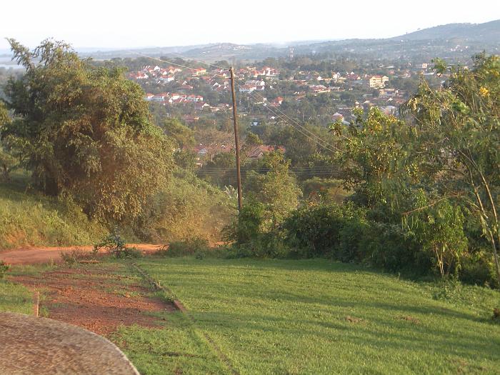 039_uitzicht over een deel van Kampala